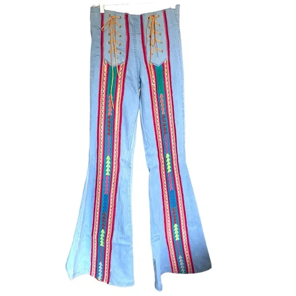 NWT Judith March Flare Wide Leg Bell Bottoms Embroidered Western Retro  Jeans L
